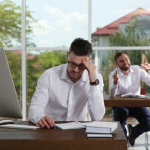 Evitare le molestie nel luogo di lavoro globale - edizione per dipendenti